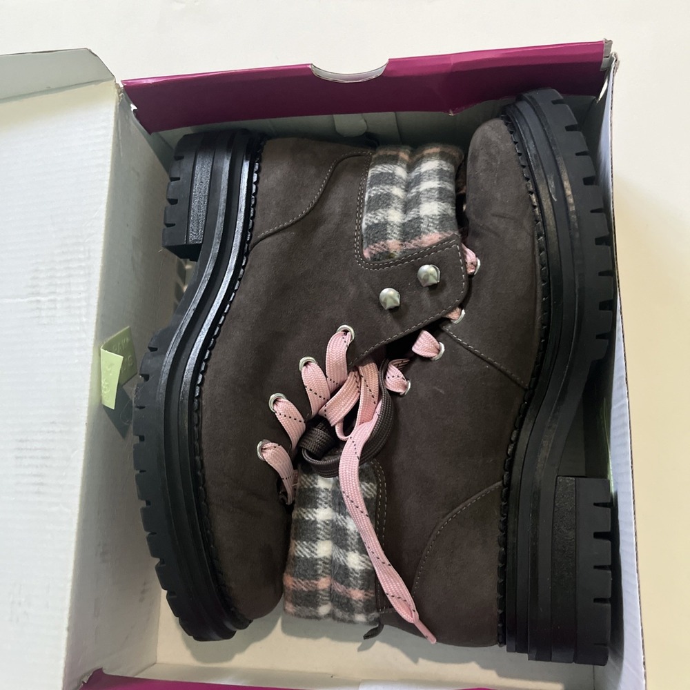 So Hiking Boots Haileyy Gray and Pink Flannel Lace Up Extra Laces Size 8
